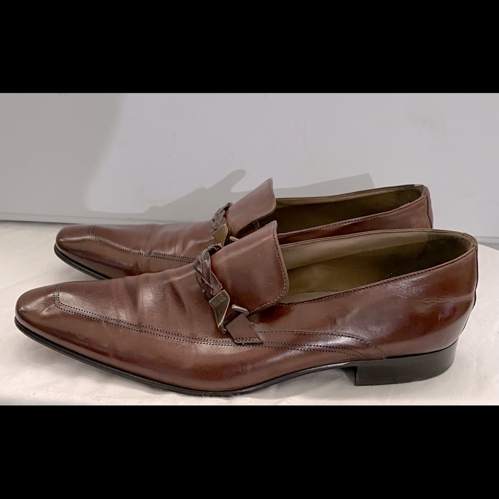 Hugo Boss style well kept